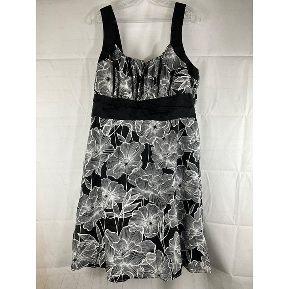 Dress Barn Dresses & Skirts - Dress Barn Black Floral Print Sleeveless Knee-Length Dress Size 20 Used